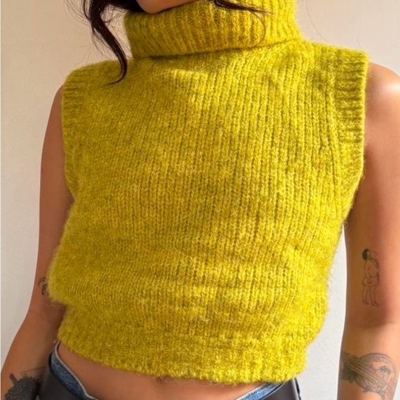 & Other Stories Sweaters - & Other Stories Los Angeles Atelier Alpaca Wool Blend Sweater Vest